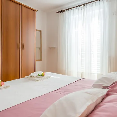 Luna Apartment *